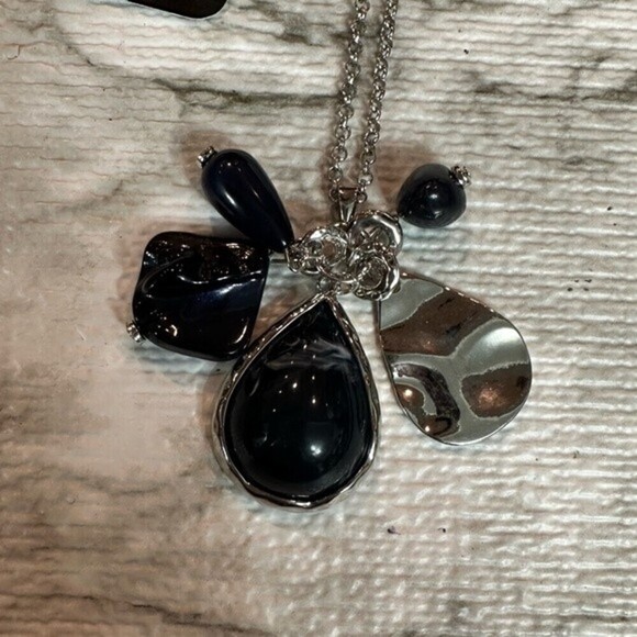 C Est.1946 Fashion Silver Tone‎ Cluster Charm Pendant Statement Necklace - Picture 7 of 10